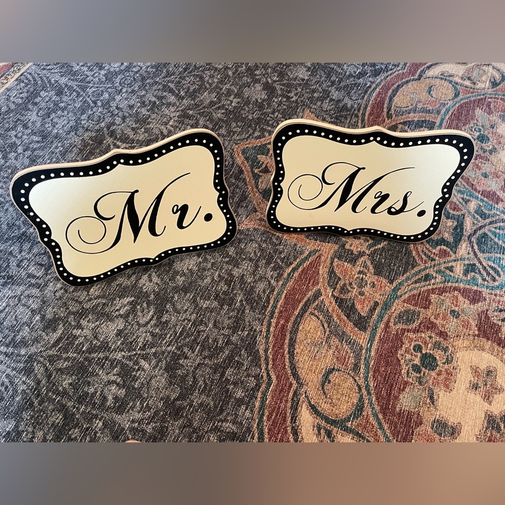 Mr & Mrs Signs